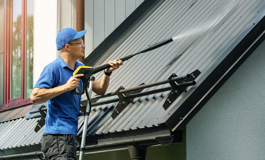 Jak czyścić blachodachówkę? O czym warto pamiętać?